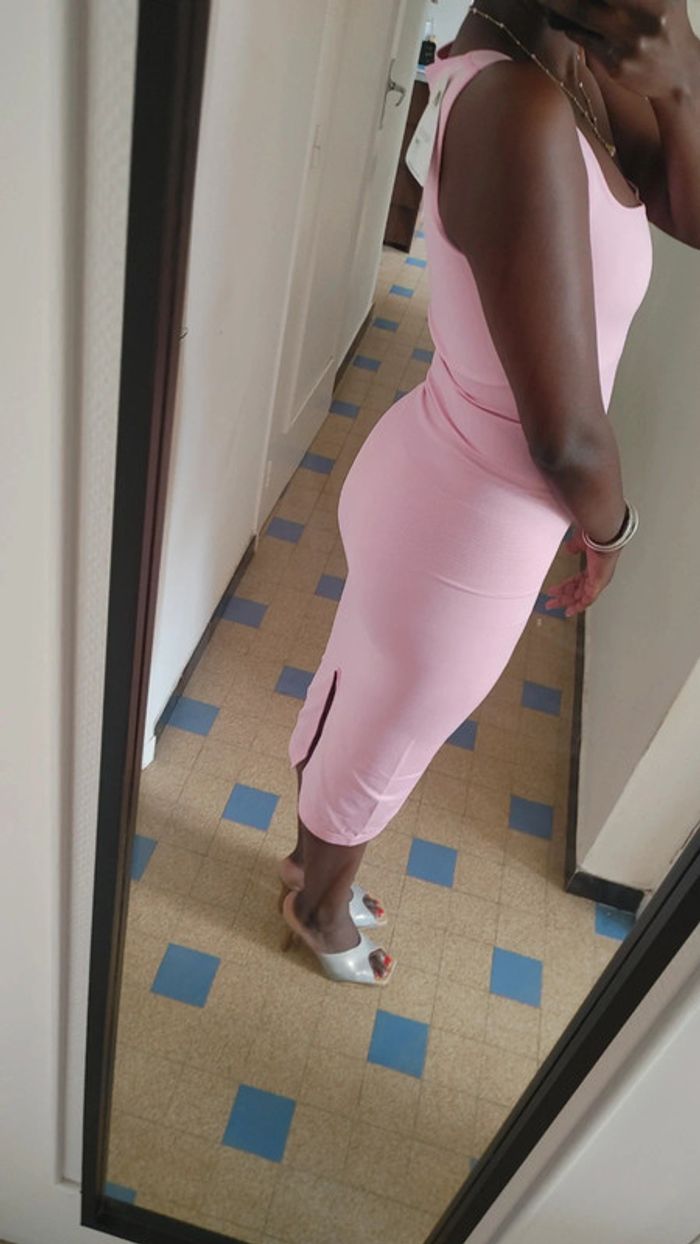 Robe gaine décolleté moulante - photo numéro 5