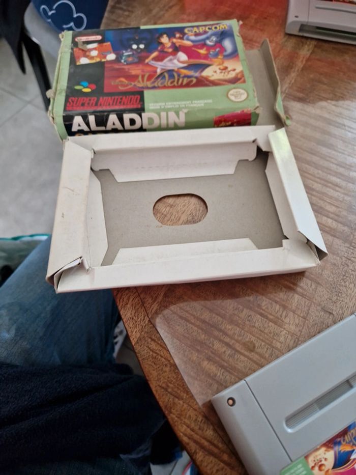 Aladin super Nintendo en boite - photo numéro 4
