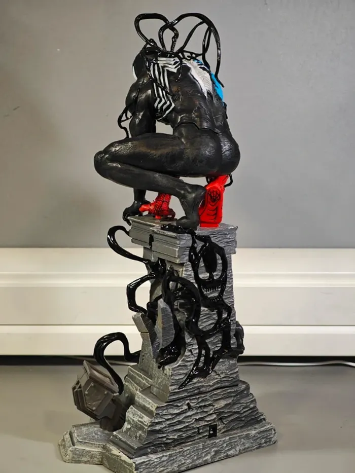 Figurine Spider-Man X Venom veilleuse 37cm neuve sans boîte - photo numéro 3