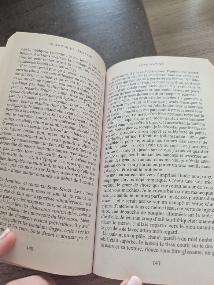 Livre un amour de jeunesse - photo numéro 3