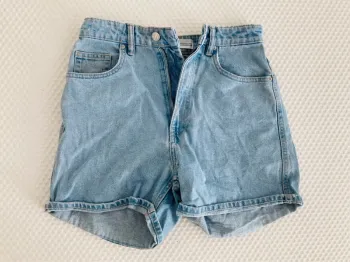 Short en jean mom high waist taille haute jean clair Zara comme neuf S t.36