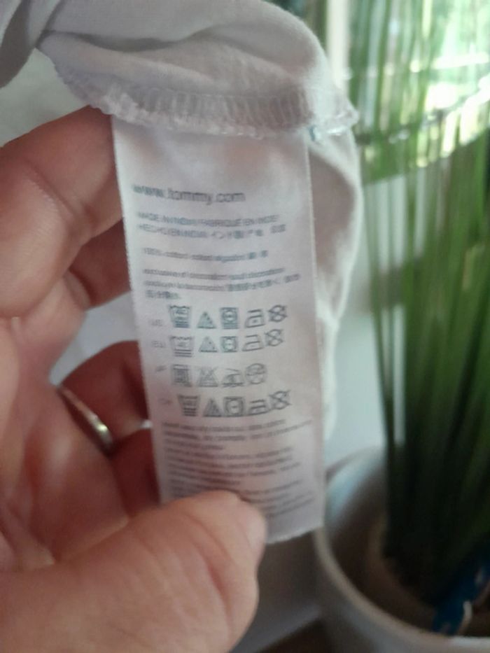 Top tommy hilfiger taille 8-10ans 👧 - photo numéro 4