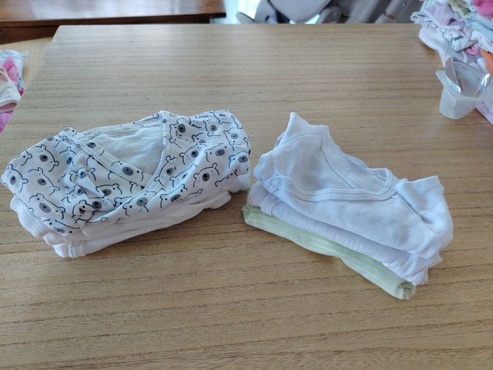 Lot de bodies 1 mois