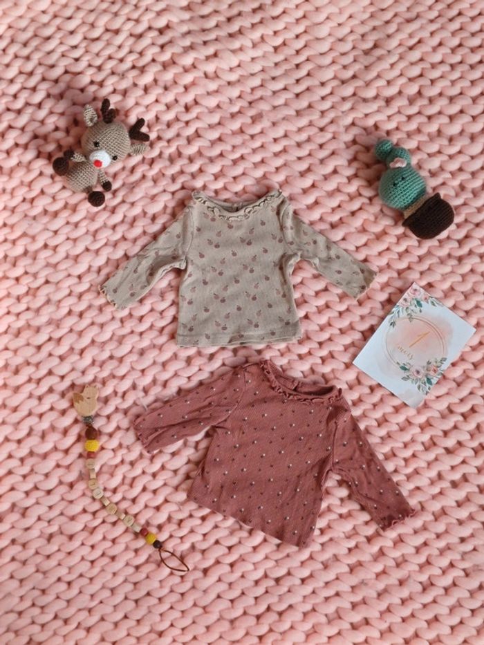 2 t-shirts manches longues