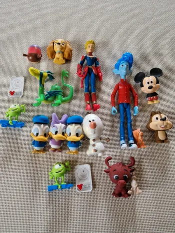 Lot figurines Disney