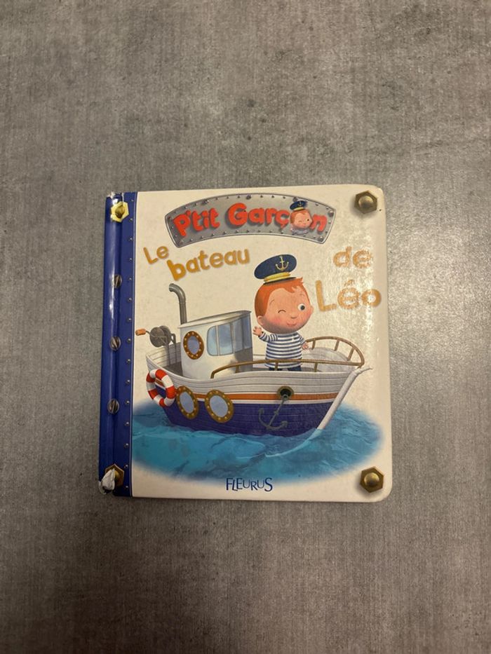 Livre, petit garçon, le bateau de Léo