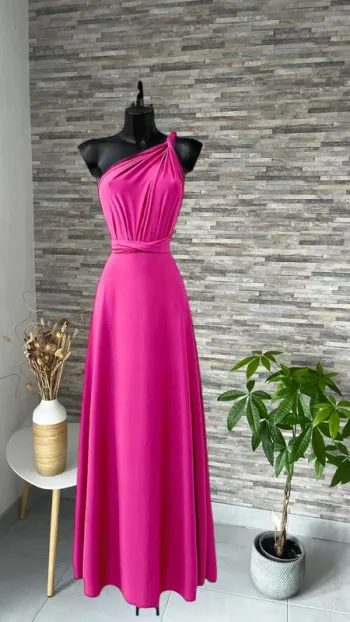 Sublime robe fuchsia taille unique plusieurs positions