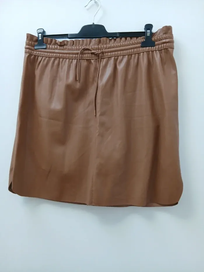 Jupe en simili cuir marron Kiabi taille XL - photo numéro 5