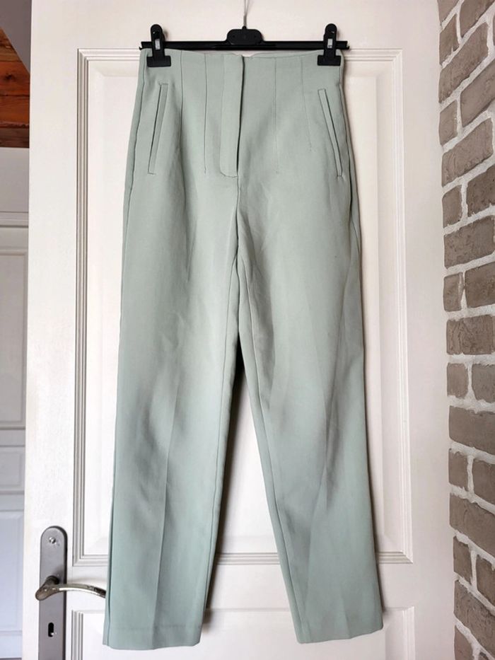 Joli pantalon style tailleur vert d'eau Zara