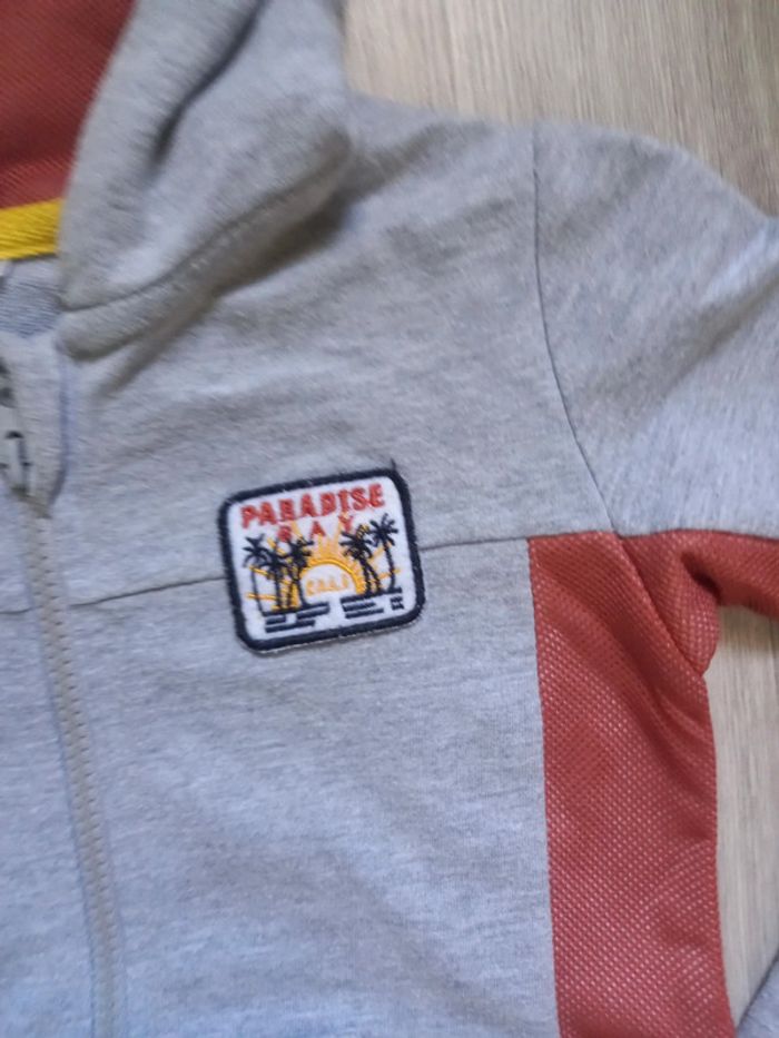 Gilet à capuche sweat 5/6 ans - photo numéro 3