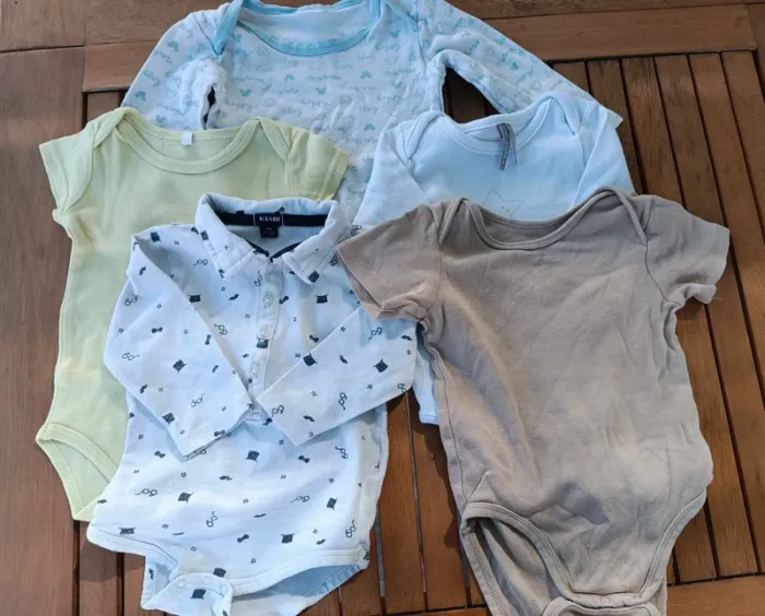 Lot 5 bodies bébé