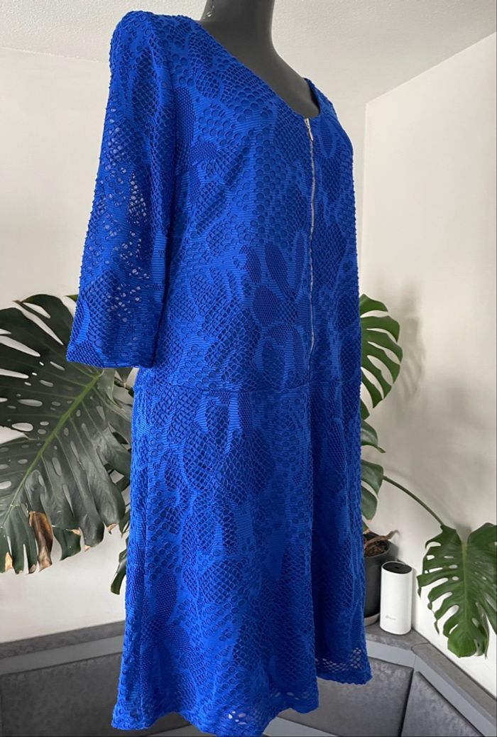 Robe en dentelle bleu vif – Taille 36/38 – Neuve avec étiquette - photo numéro 3
