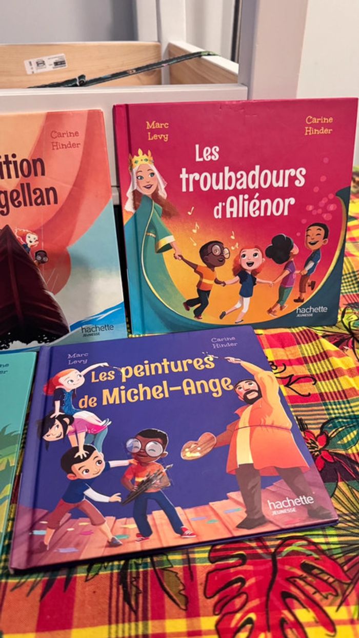 Lot de 5 livres jeunesse Hachette – Une aventure éducative signée Marc Levy & Carine Hinder - photo numéro 3