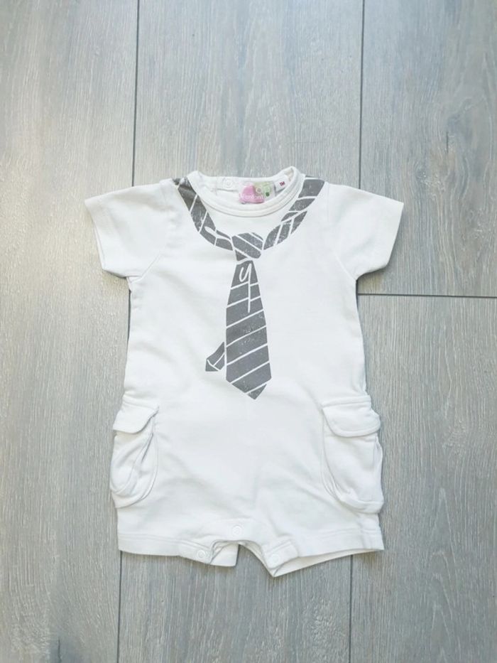 Conbi short été blanc. Garçon 1 mois. Marque Do l enfant