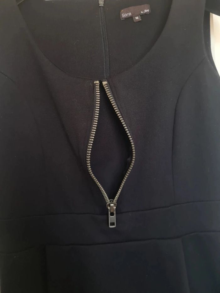 Sublime robe noire taille 36 - photo numéro 3