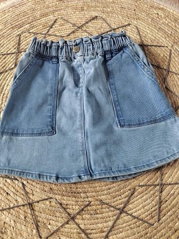 Jupe 8 ans tape à l'œil