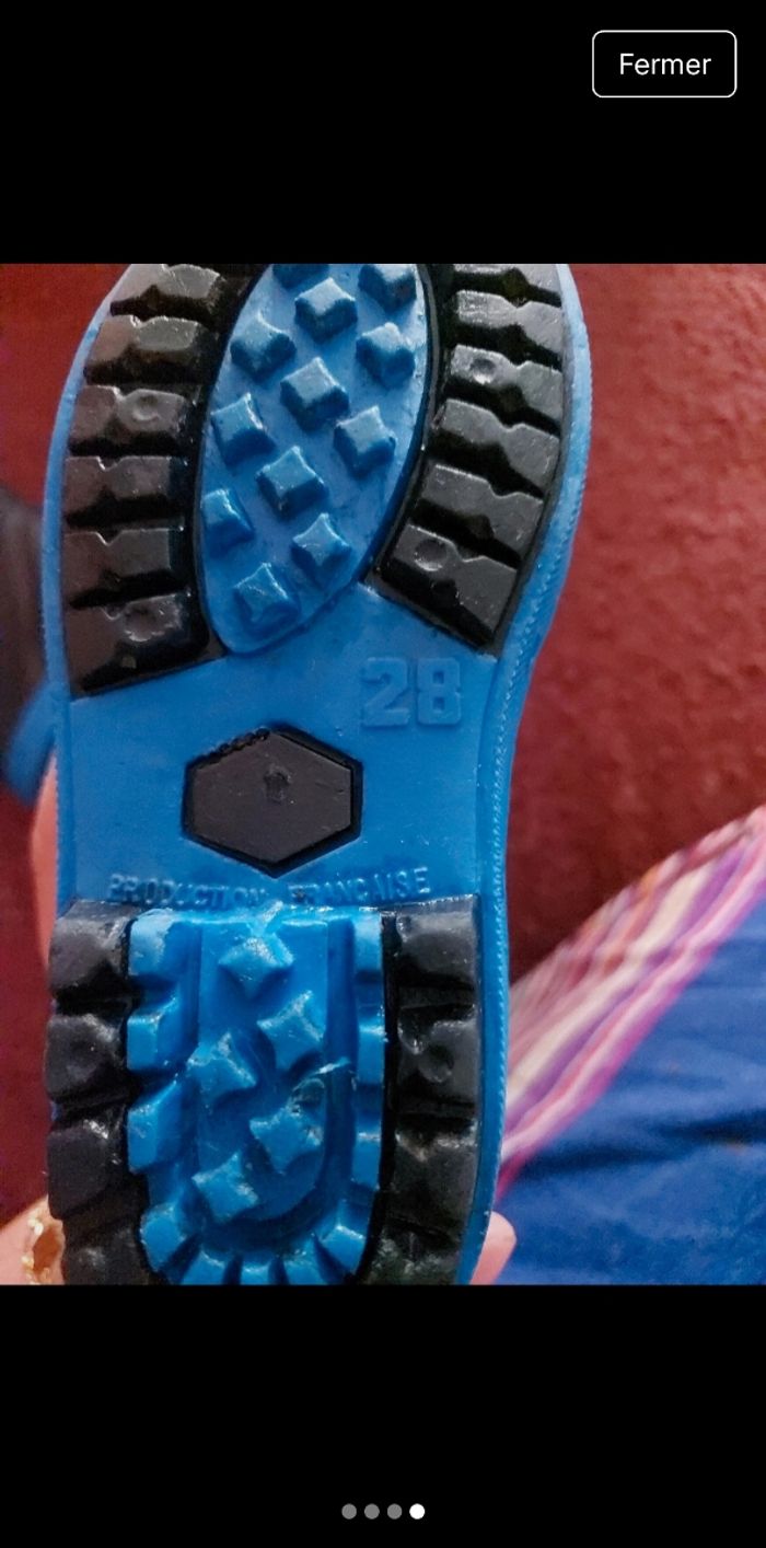 ​🌧️ Bottes de Pluie Noires et Bleues - Taille 28 💙 - photo numéro 4
