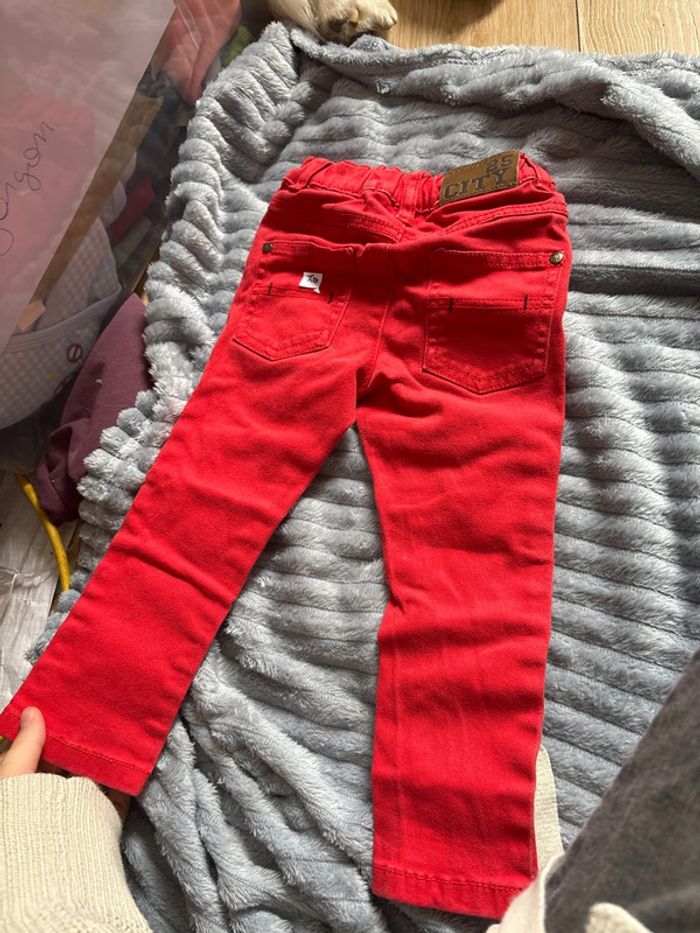 Pantalon rouge - photo numéro 2