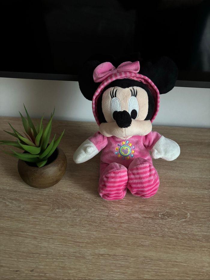 Peluche Minnie de taille moyenne rose capuche pyjama