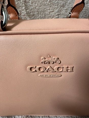 Sac Coach rose poudré neuf avec étiquette – sac à main cuir élégant