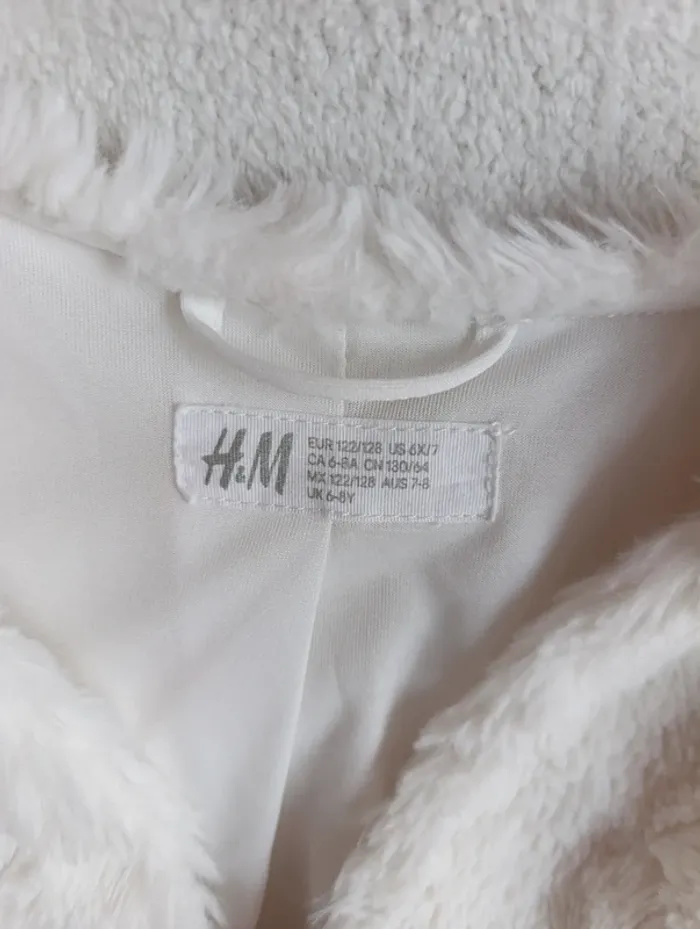 Veste fausse fourrure h&m 6-8 ans - photo numéro 2