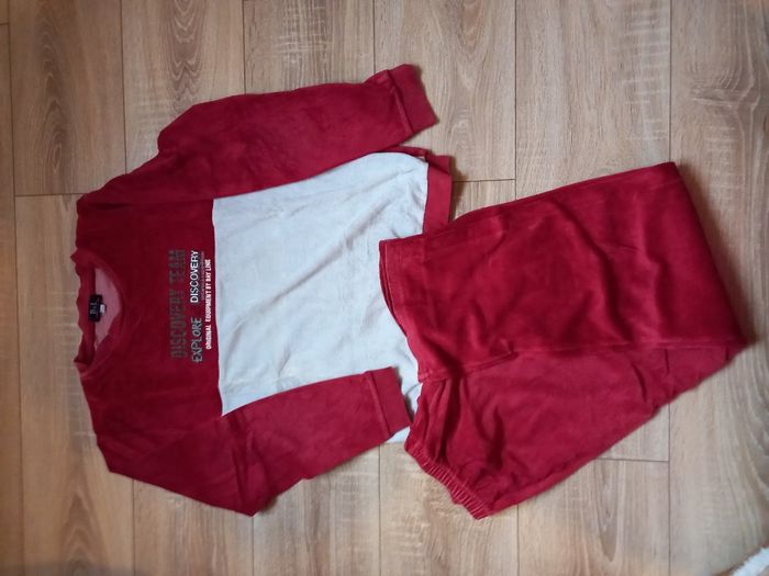Pyjama velours 2 pièces bordeaux et gris marque B&L taille 14 ans