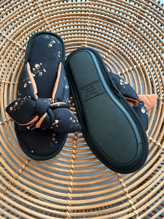 Paire de chaussons, pointure 35 36 - photo numéro 2