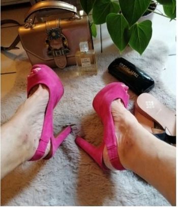 Sandales daim cuir ZARA ( Un défaut intérieur lire)