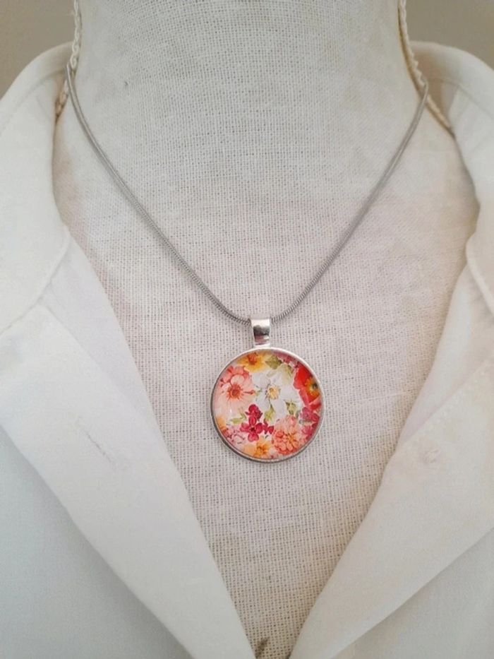 Collier fleuri - photo numéro 3