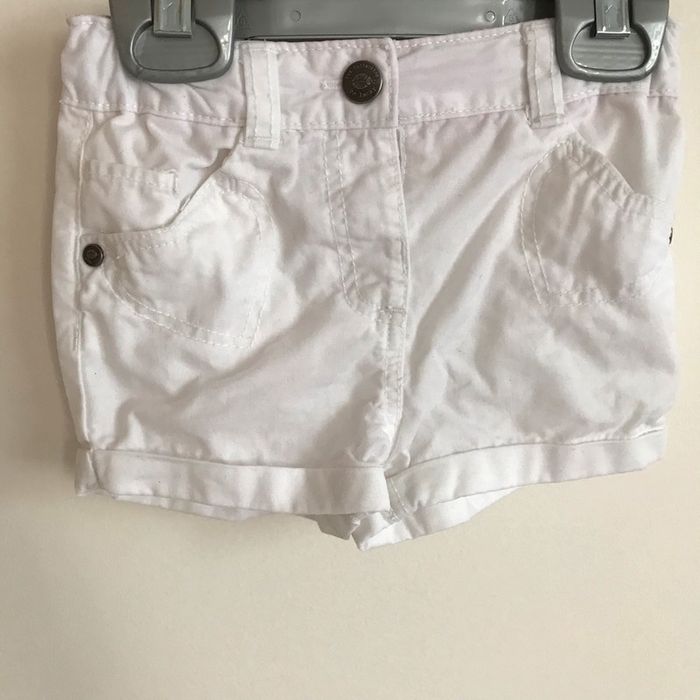 Short tex 6 mois neuf