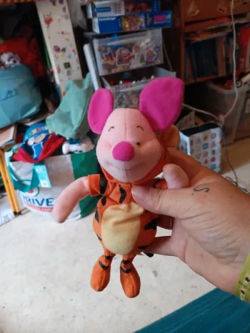 Petite peluche porcinet en tigrou pas de vinted go