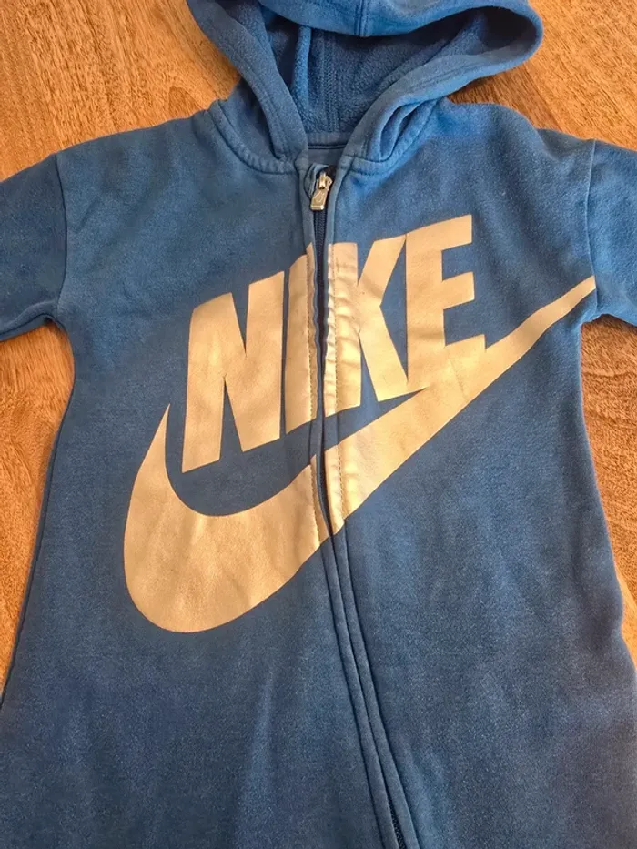 Combinaison Nike - photo numéro 2