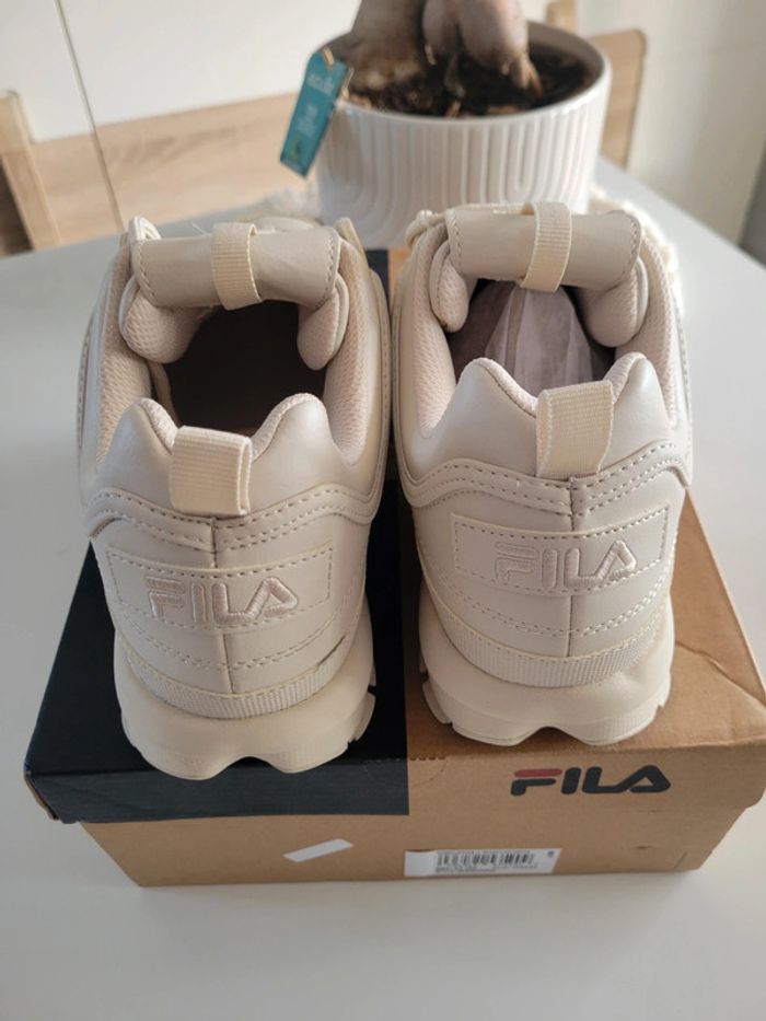 Baskets Fila neuve - photo numéro 3