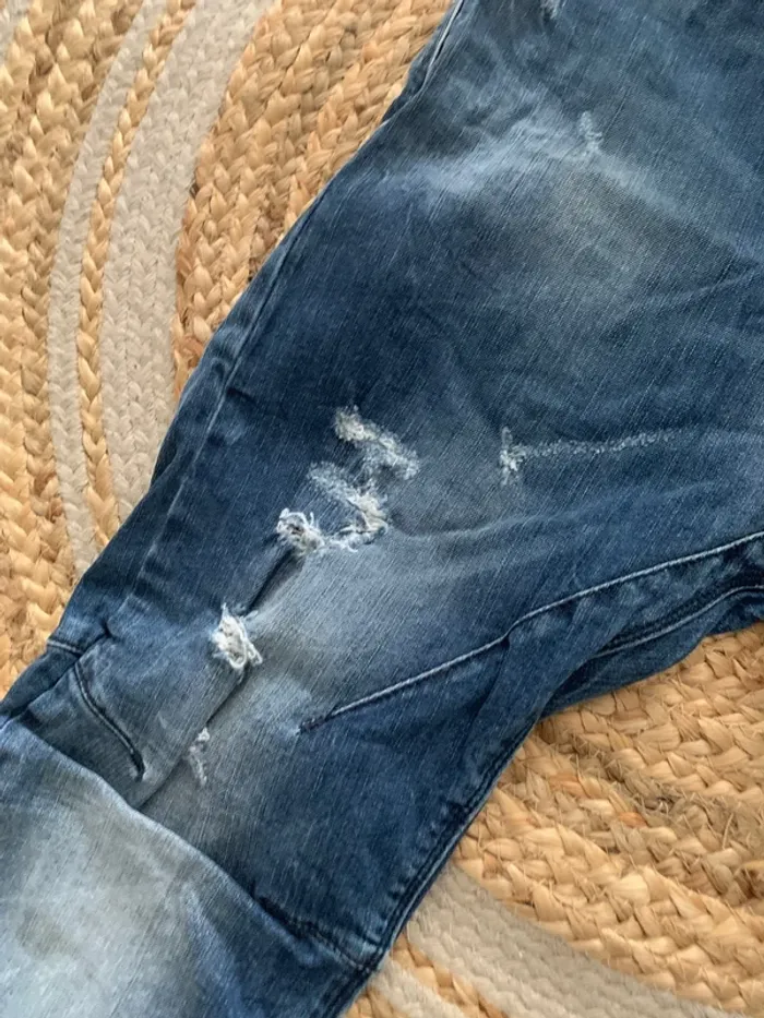 Jeans troué 2 - photo numéro 4