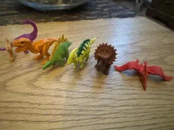 🦖 Lot de 5 petits dinosaures gomme
