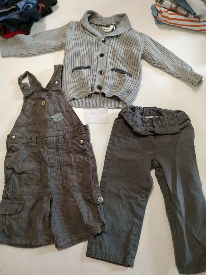 Gros lot d'une trentaine de vêtements  23/24mois garçon hiver - photo numéro 3