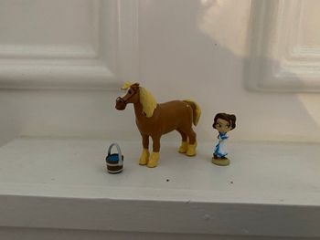 Figurine philibert la belle et la bête disney