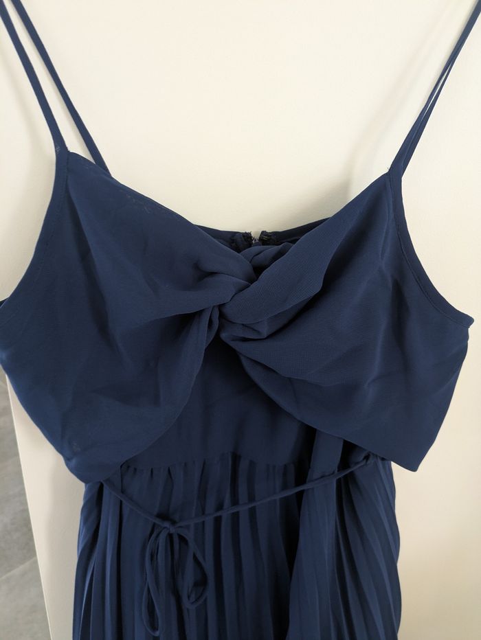 Robe Asos plissée et décolleté taille 42/44 - photo numéro 3