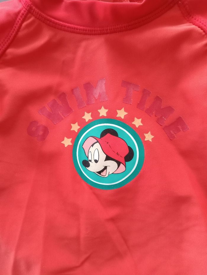 T shirt piscine 23 mois michey excellent état - photo numéro 2