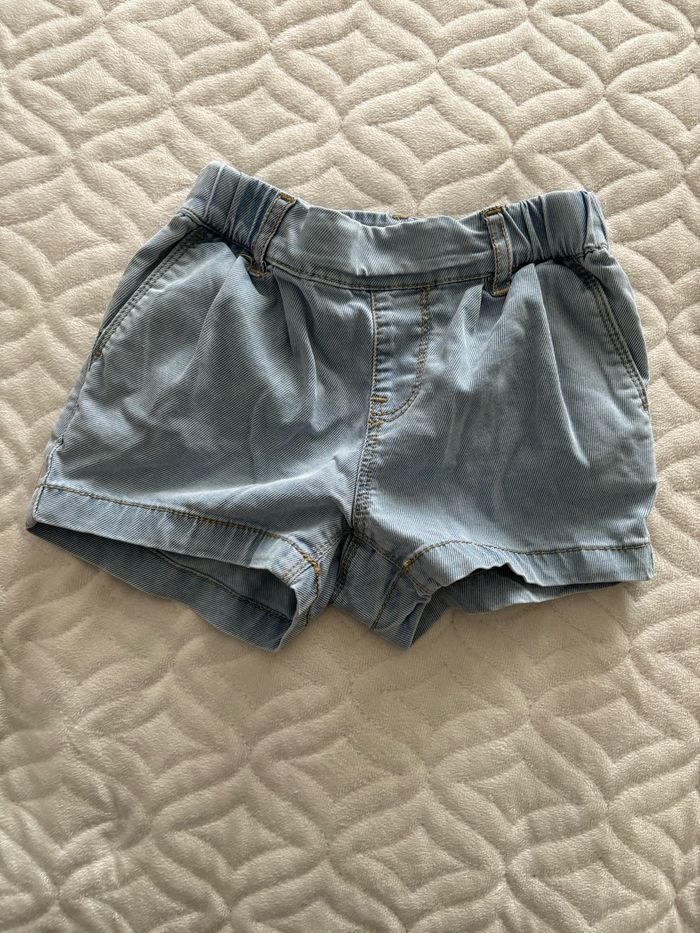 Short fille Name It 98 cm