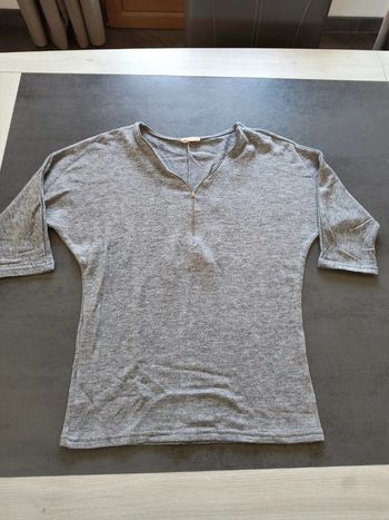 Vends tee shirt épais femme cache-cache taille 38