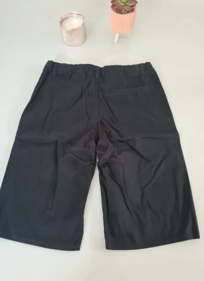 Short noir H&M taille 10/11 ans - photo numéro 2