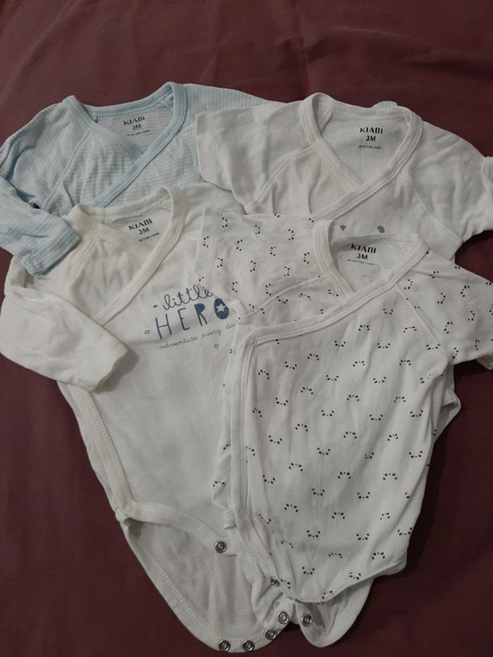 Lot de 4 bodies 3 mois