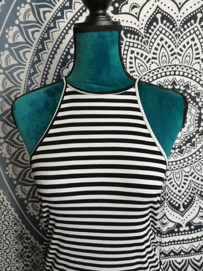 Robe longue moulante rayée noire et blanche bretelles fines taille froncée / shein / (M) - photo numéro 3