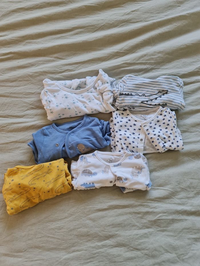 Lot pyjamas fins garçons 1 mois