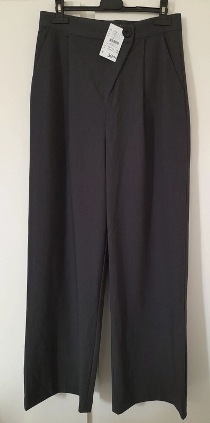 Pantalon tailleur large gris