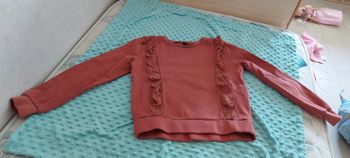 Pull dentelles 10ans