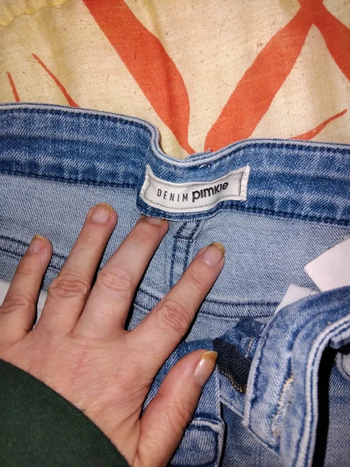 Short en jean avec dentelle - photo numéro 3