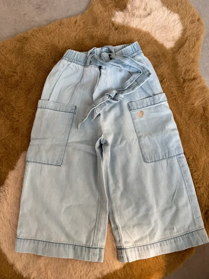 Pantalon vertbaudet taille 4 ans très peu porté