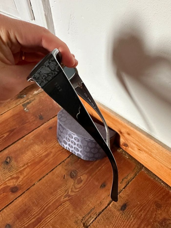 Montures Lunettes de soleil rétro Magazine Elle et étui housse noir ornement fleurs - photo numéro 4